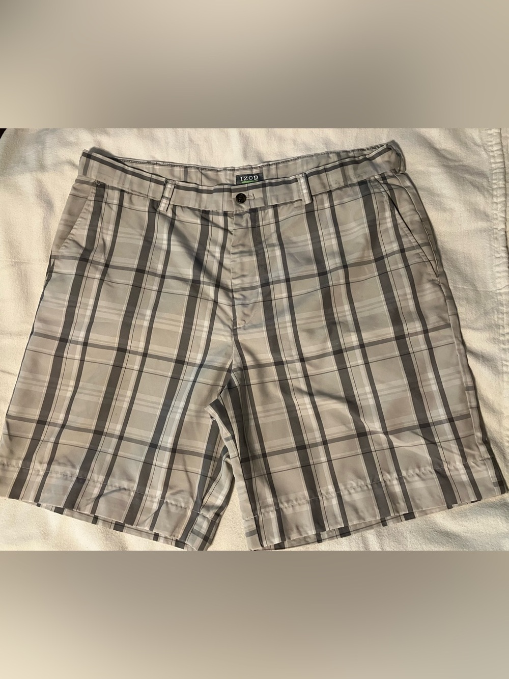 Izod Golf Shorts- Men’s 38